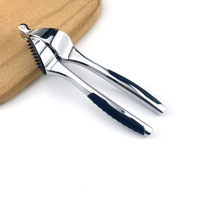 A Convenient Garlic Press from HanJia for Easily Obtaining Garlic Paste A Convenient Garlic Press from HanJia for Easily Obtaining Garlic Paste